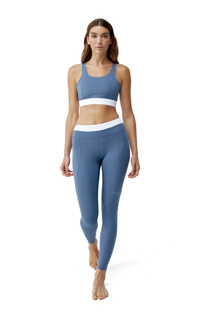 Bílý sportovní top